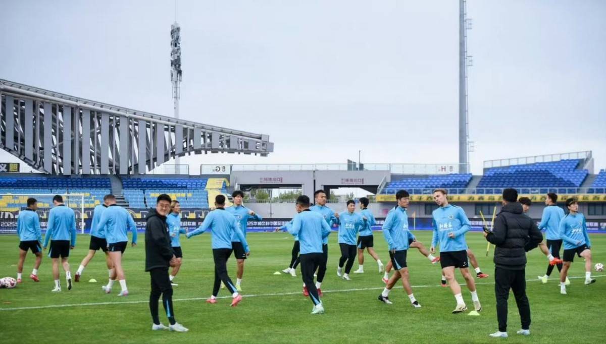包含申花五连胜继续领跑积分榜，利物浦主帅陷下课危机！的词条